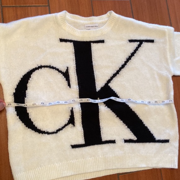 Calvin Klein oversize sweater size small - Picture 9 of 12